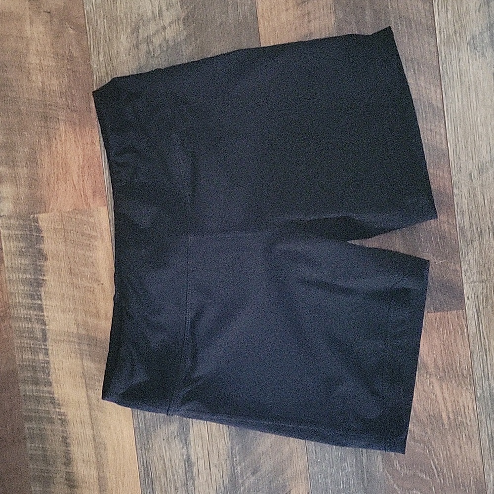 IAMBECOMING Black Athletic Shorts size L